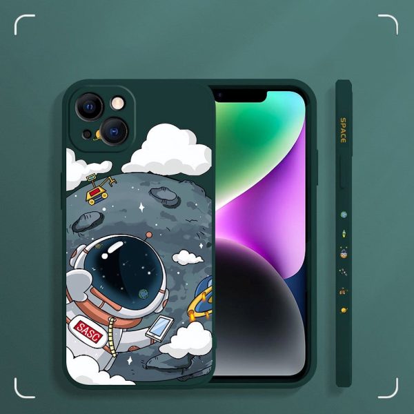 iPhone 14 Plus Fleksibel Cover af Plastik m. Print - Astronaut På Månen   Grøn Online Sale