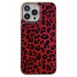 iPhone 14 Pro Fleksibelt Bagside Cover - Leopard Mønster - Rød For Sale